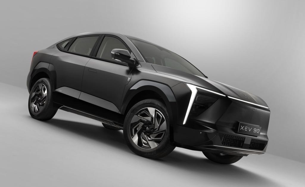 महिंद्रा एक्सईवी 9ई सिनेलक्स