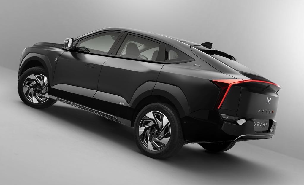 महिंद्रा XEV 9e सिनेलक्स रियर