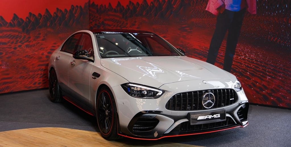 मर्सिडीज-एएमजी सी 63 एसई प्रदर्शन