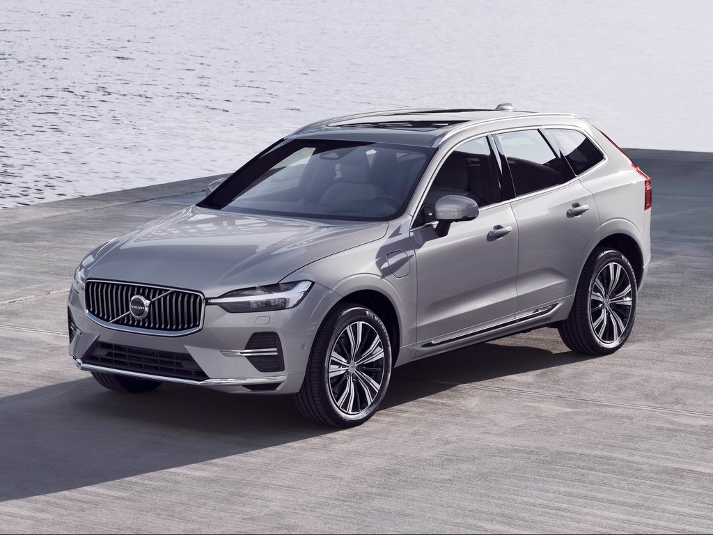 2022 वोल्वो XC60 फ्रंट