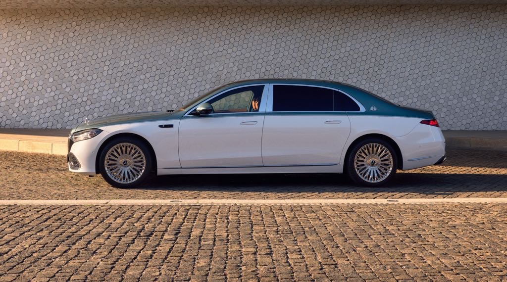 2026 मर्सिडीज-मेबैक एस-क्लास साइड