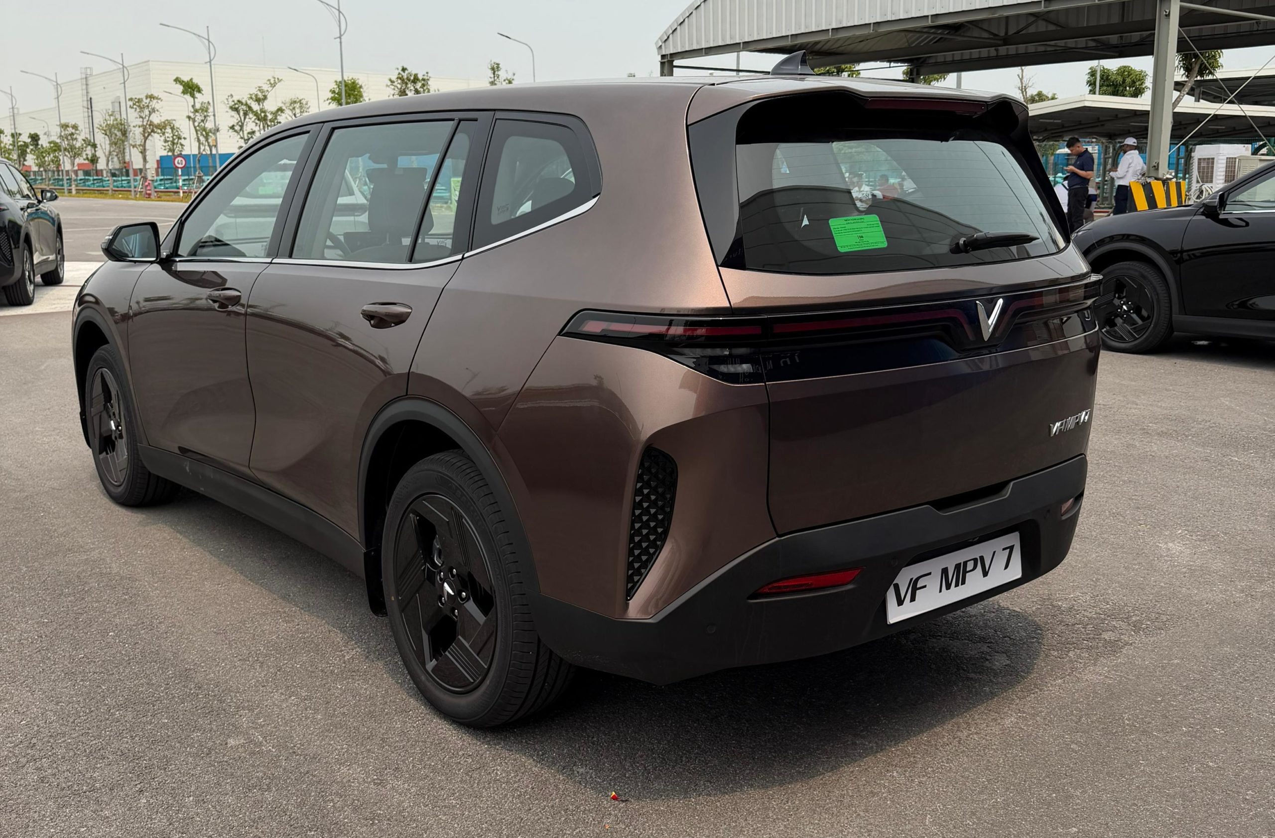 विनफास्ट वीएफ एमपीवी 7 रियर