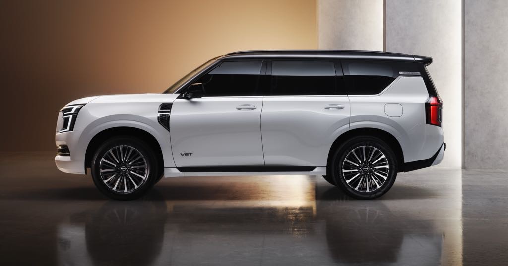 2025 निसान पेट्रोल साइड