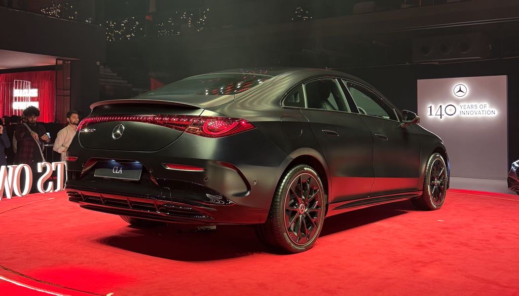 मर्सिडीज सीएलए ईवी लॉन्च एडिशन रियर