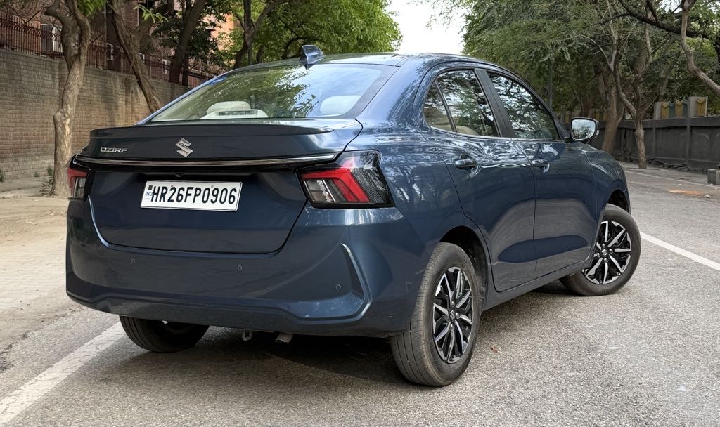 2025 मारुति डिज़ायर रियर